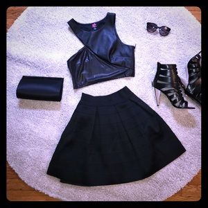 Black express skirt